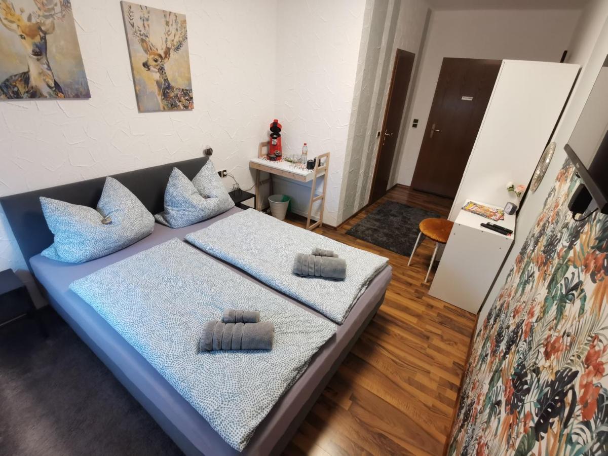 Pension Landgasthof - Iva Haßloch Dış mekan fotoğraf