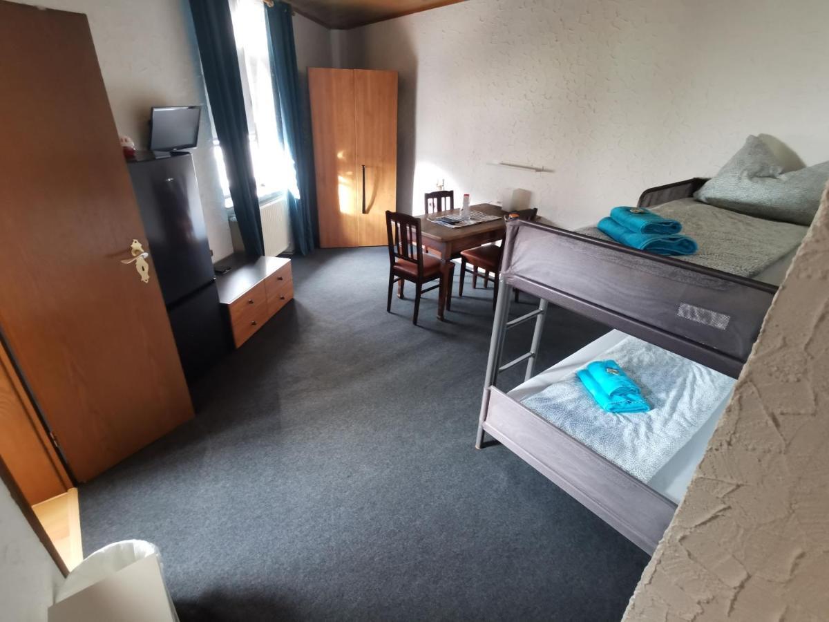Pension Landgasthof - Iva Haßloch Dış mekan fotoğraf